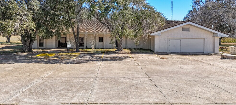 More Photos Of 3199 Old Goliad Rd, Victoria Industrial For Sale