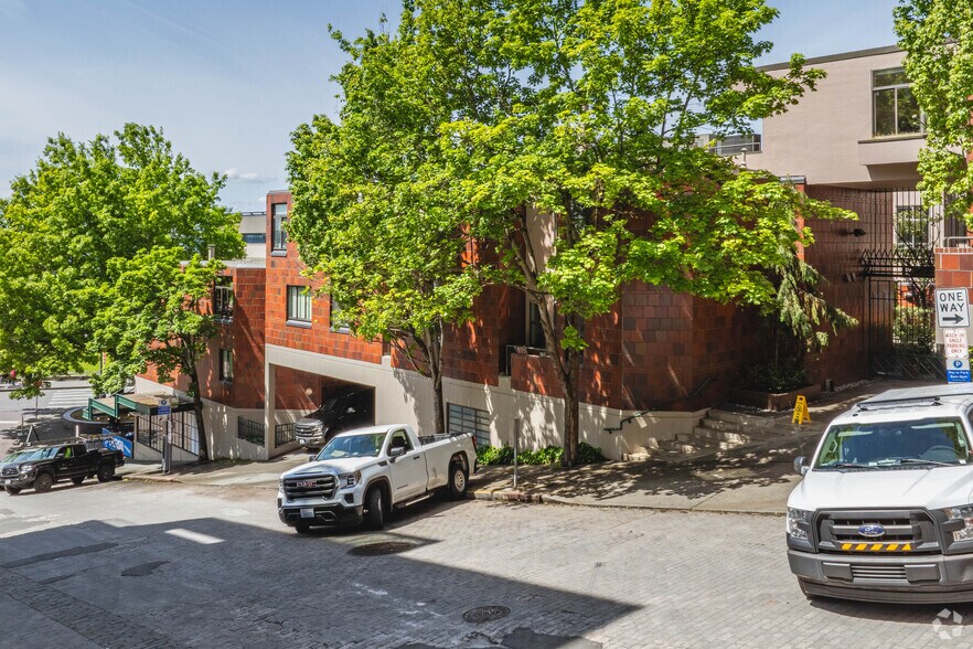 More Photos Of 2021 1st Ave, Seattle Apartments For Lease