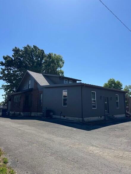 More Photos Of 2610 Westwood Dr, Nashville Office For Lease