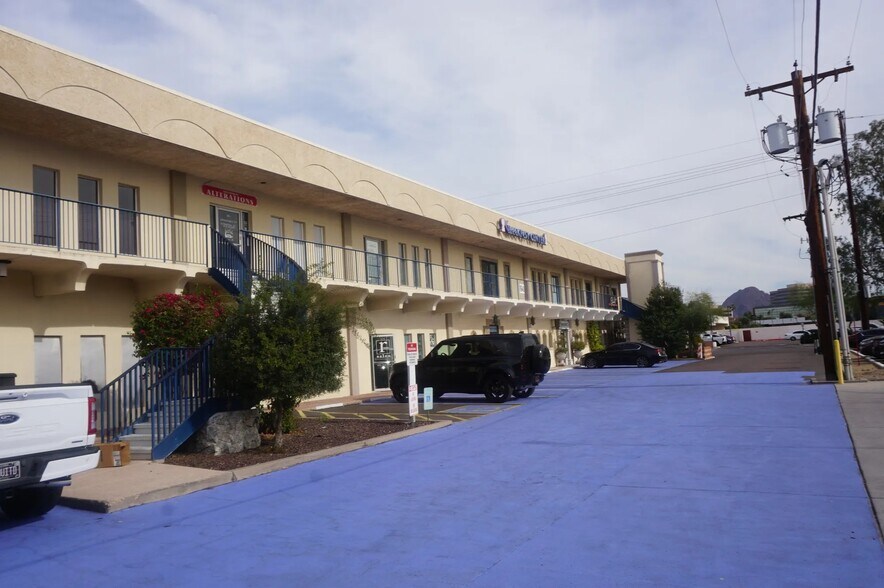 More Photos Of 1940 E Camelback Rd, Phoenix Office For Sale