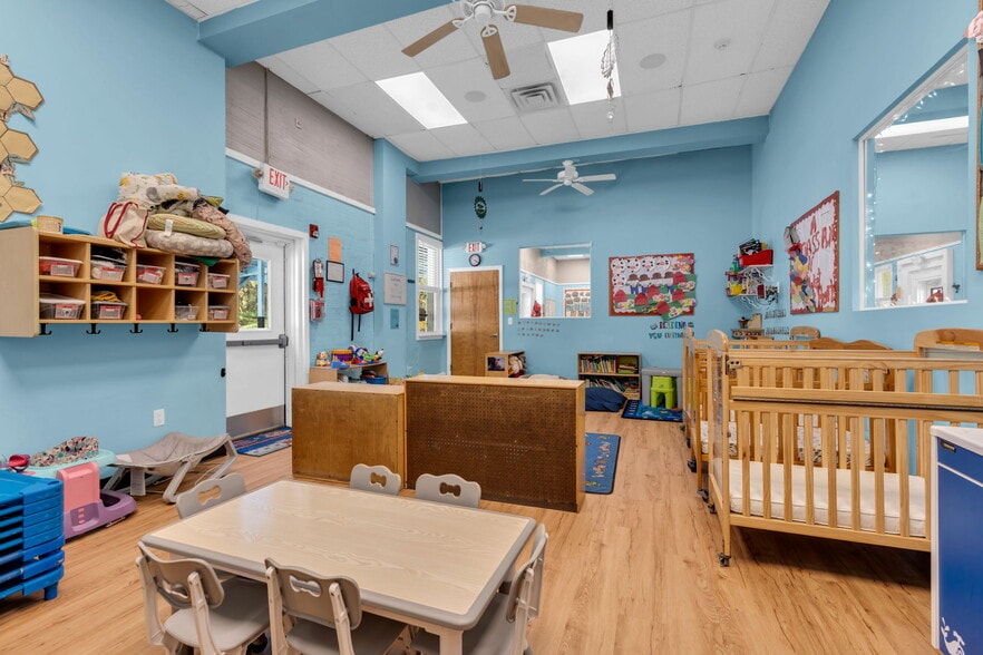 More Photos Of 321 W Farms Rd, Farmingdale Daycare Center For Sale