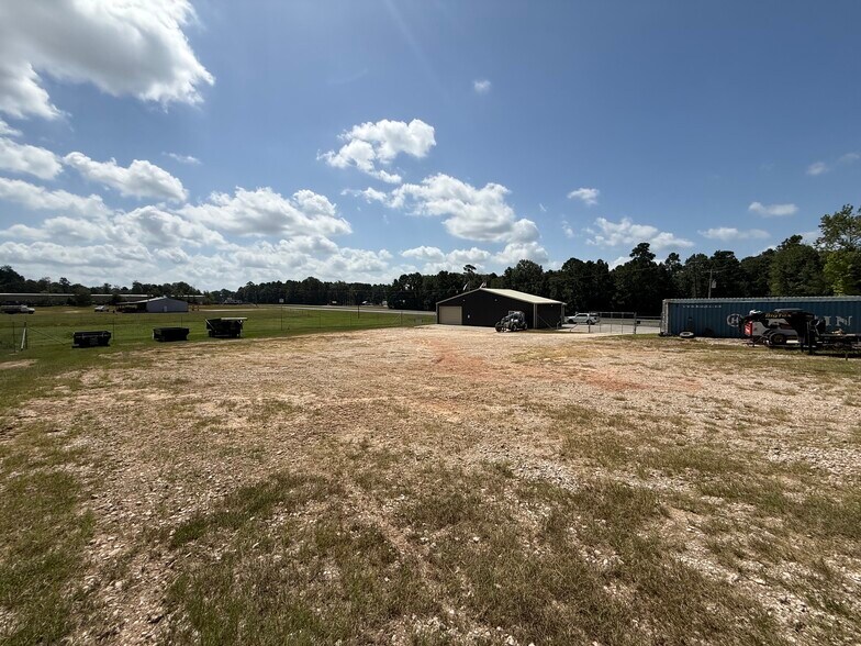 More Photos Of 5090 US Highway 190 W, Livingston Office For Lease