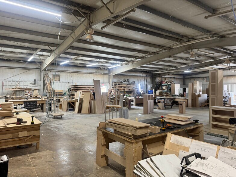 More Photos Of 204 S Hominy Ave, Skiatook Industrial For Sale