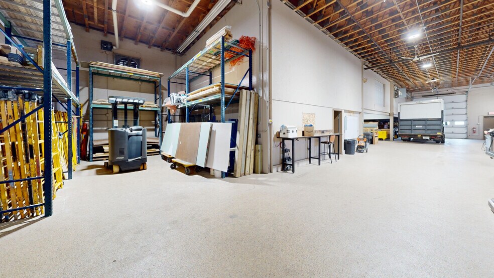 More Photos Of 111 S Lake St, Montgomery Service For Sale