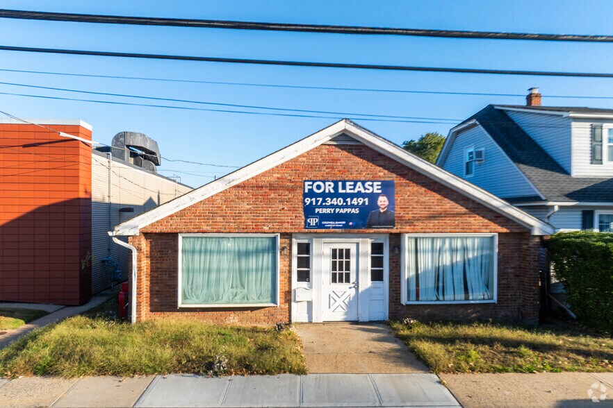 More Photos Of 3579 Merrick Rd, Seaford Office For Lease