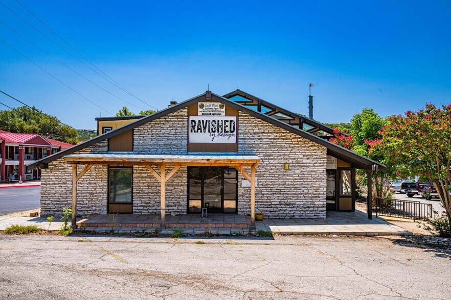 More Photos Of 2125 Sidney Baker St, Kerrville Storefront Retail Office For Sale