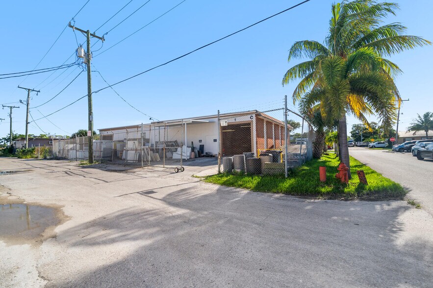 More Photos Of 420 NE 3rd St, Boynton Beach Manufacturing For Lease