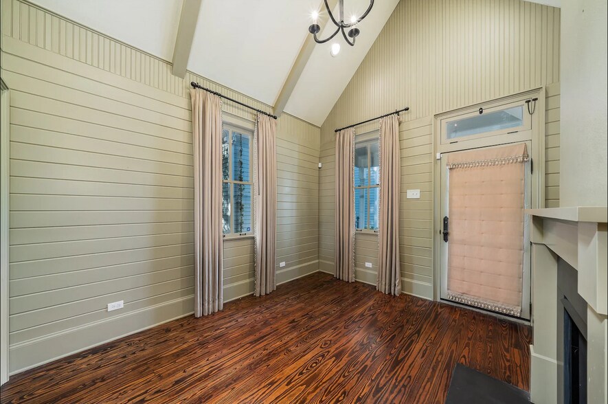 More Photos Of 2315 Routh St, Dallas Office Residential For Sale