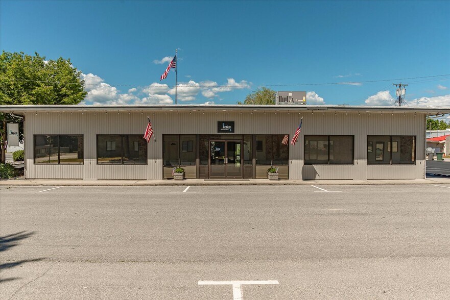 More Photos Of 106 S 2ND E St, Chewelah Bank For Lease