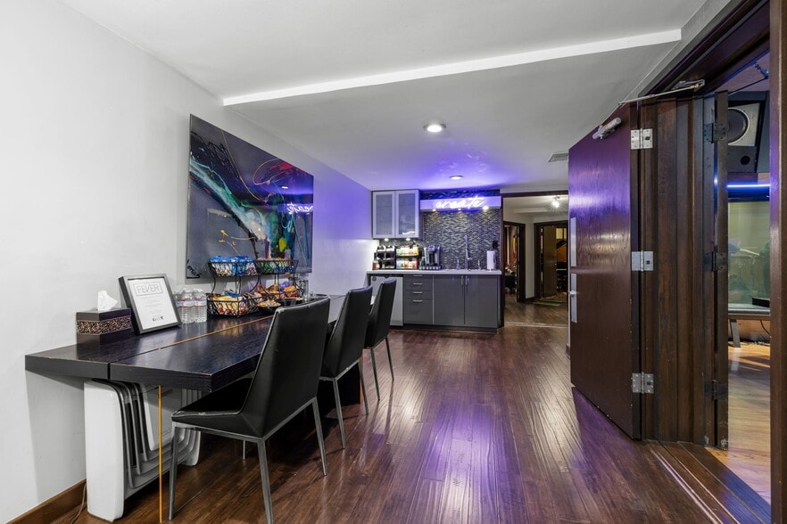 More Photos Of 5739 Tujunga Ave, North Hollywood Movie Radio TVStudio For Sale