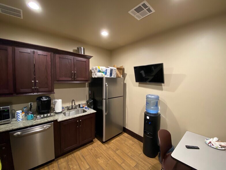 More Photos Of 2216 NW 164th, Edmond Office For Sale