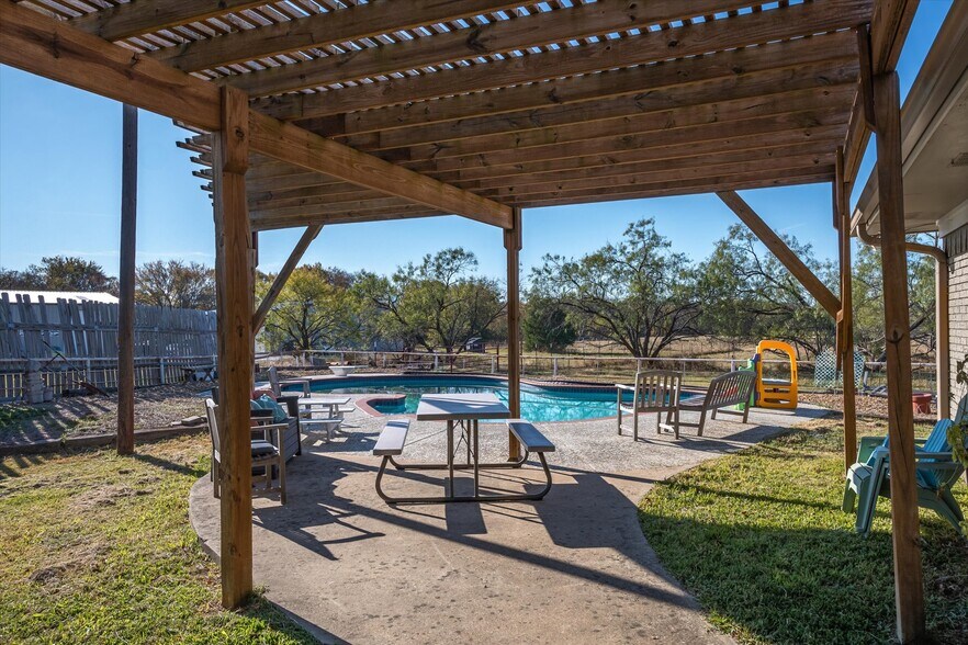 More Photos Of 28323 Interstate, Wills Point Restaurant For Sale