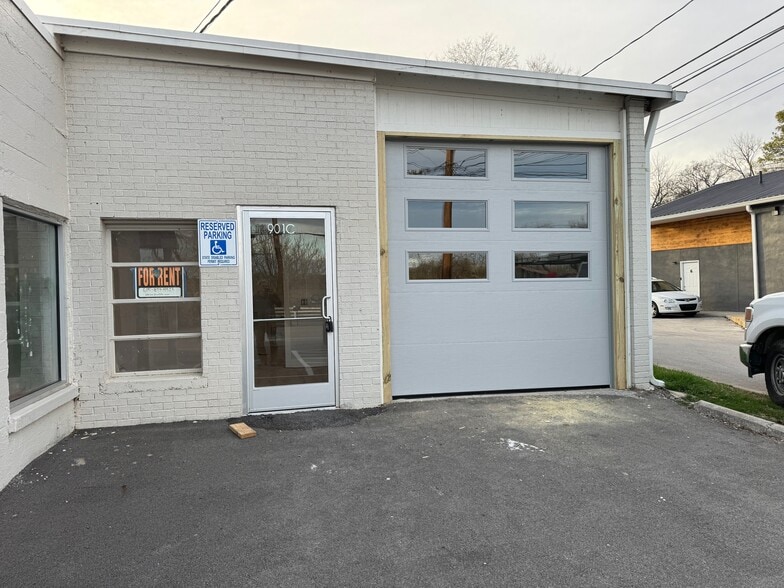 More Photos Of 901 Riverside Dr, Columbia Storefront Retail Office For Lease