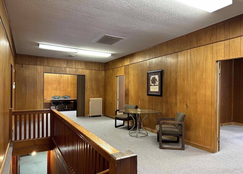 More Photos Of 1000 Hanson St, Murphysboro Office For Sale