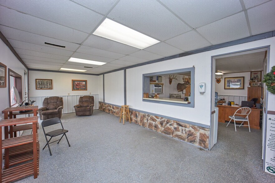 More Photos Of 5525 Highway 63 S, Rochester Light Distribution For Sale