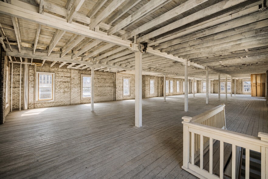 More Photos Of 2416 Post Office St, Galveston Storefront Retail Residential For Sale