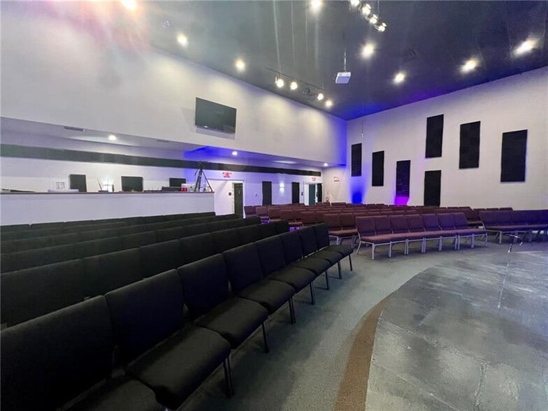 More Photos Of 550 W George St, Carmichaels Religious Facility For Sale