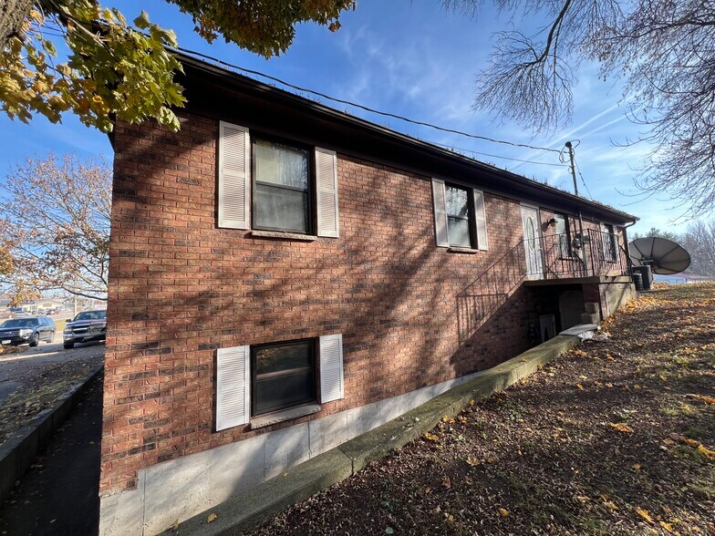 More Photos Of 1444 E Green Bay St, Shawano Office For Lease