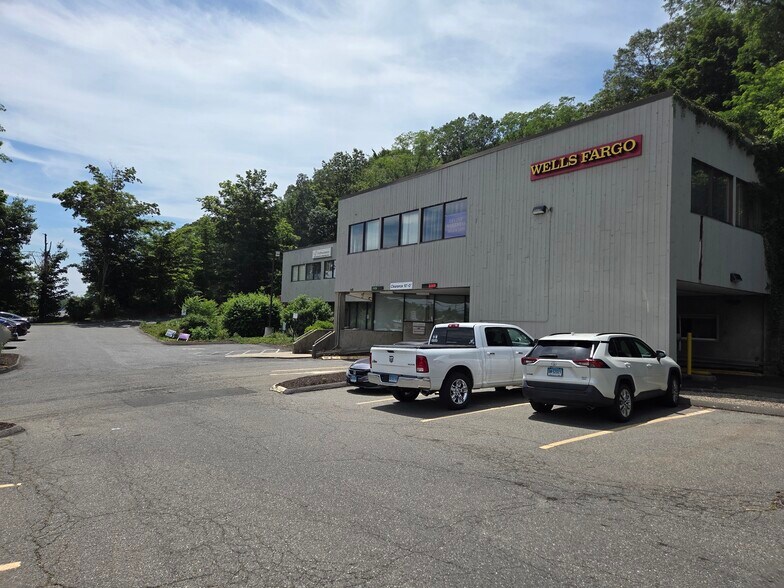 More Photos Of 260 Amity Rd, Woodbridge Medical For Sale