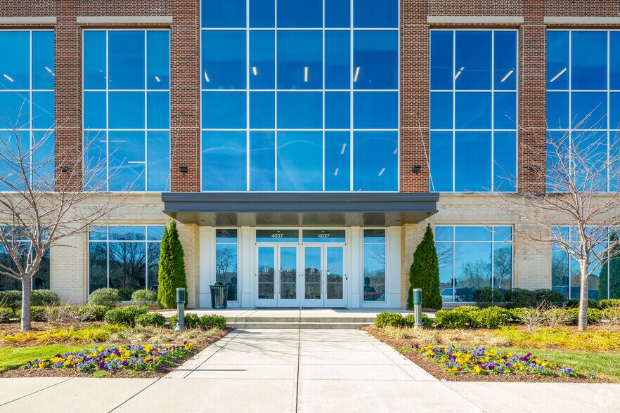 More Photos Of 4037 Rural Plains Cir, Franklin Office For Lease