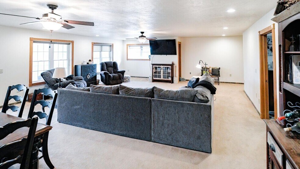 More Photos Of 352 MO-245, Dadeville Horse Stables For Sale