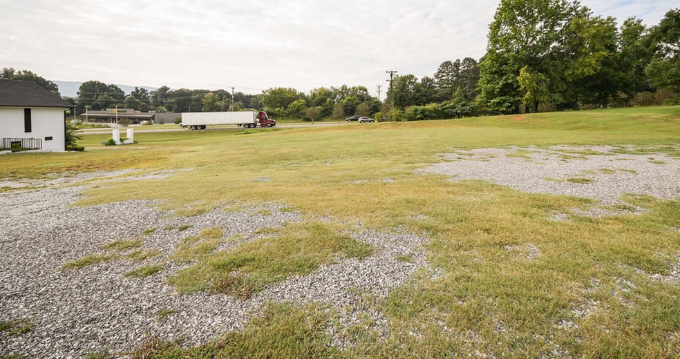 More Photos Of 401 Richardson St, Etowah Religious Facility For Sale