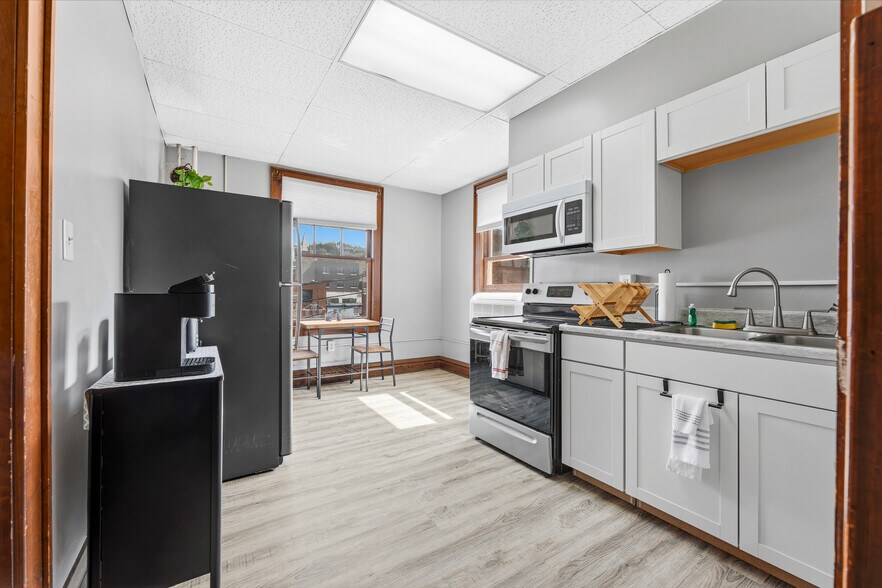 More Photos Of 160 Fayette St, Morgantown Apartments For Sale