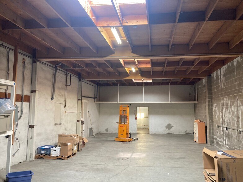 More Photos Of 615-619 San Pablo Ave, Albany Freestanding For Lease