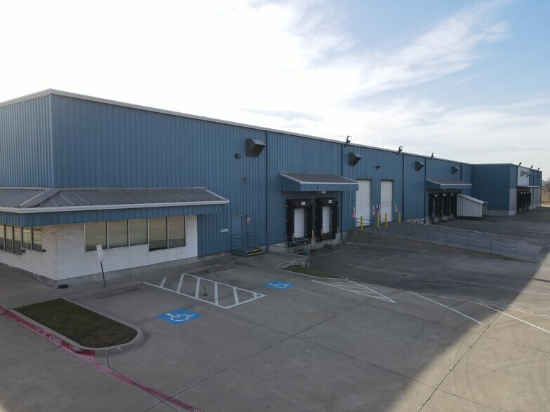 Primary Photo Of 4401 N Elm St, Denton Manufacturing For Sale