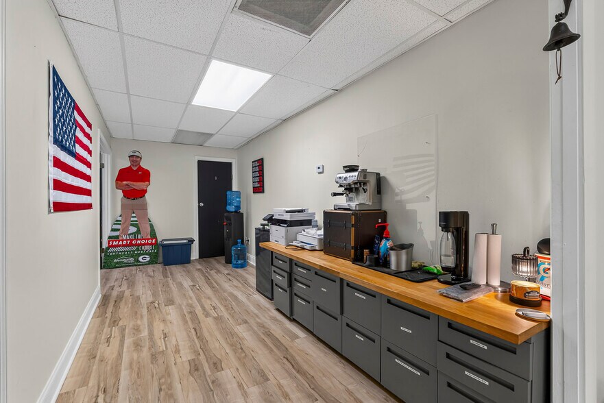 More Photos Of 40 Macon St, McDonough Medical For Lease