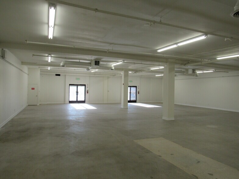 More Photos Of 16424 Victor St, Victorville Freestanding For Sale