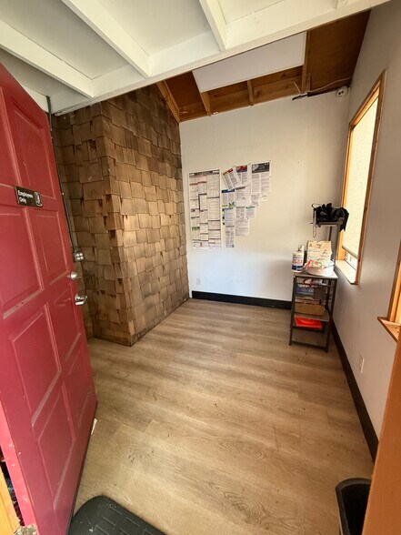 More Photos Of 27820 Dorris Dr, Carmel General Retail For Lease