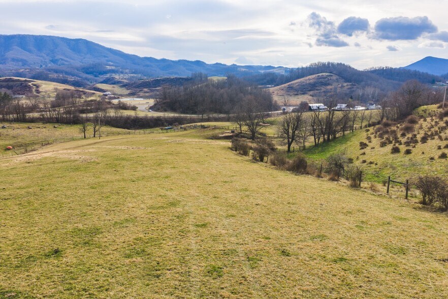 More Photos Of 230 Barn Ave, North Tazewell Land For Sale