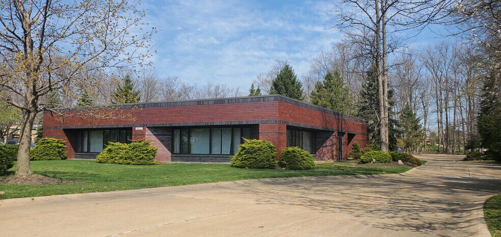 Primary Photo Of 38227 Western Pky, Willoughby Flex For Lease