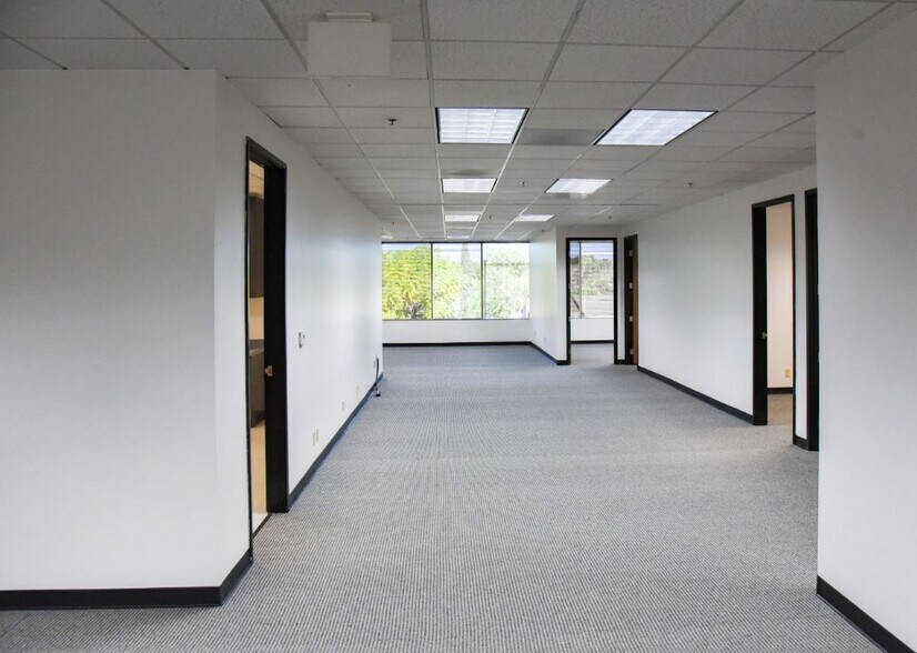 More Photos Of 23792 Rockfield Blvd, Lake Forest Office For Lease