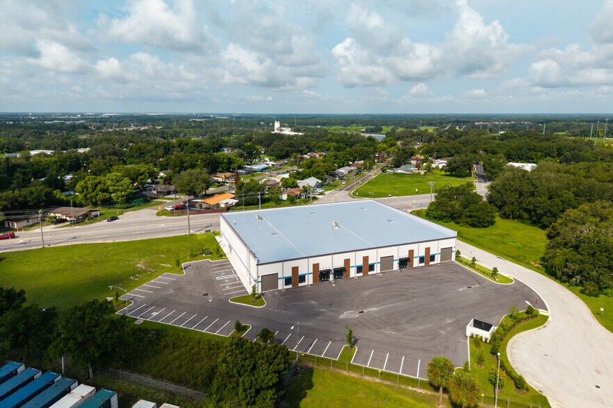 More Photos Of 1530 Kendrick Ln, Lakeland Warehouse For Lease