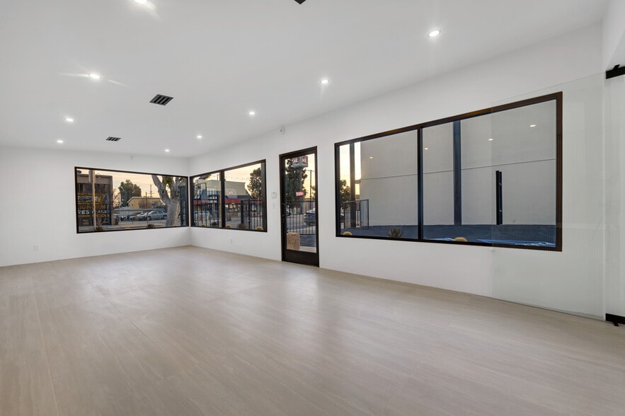 More Photos Of 17733 Chatsworth St, Granada Hills Auto Repair For Lease