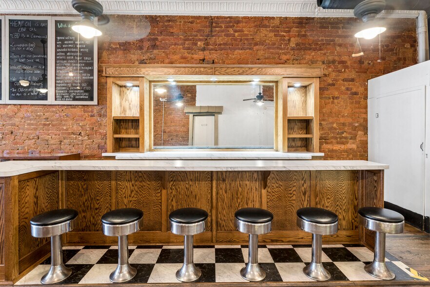 More Photos Of 107 E Main St, Jonesborough Storefront For Sale