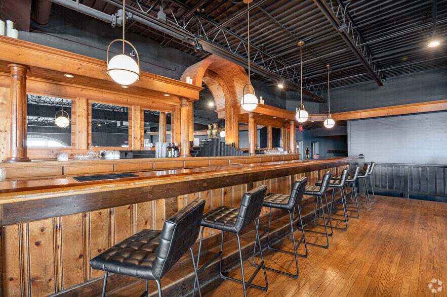 More Photos Of 5264 Anton Dr, Fitchburg General Retail For Sale