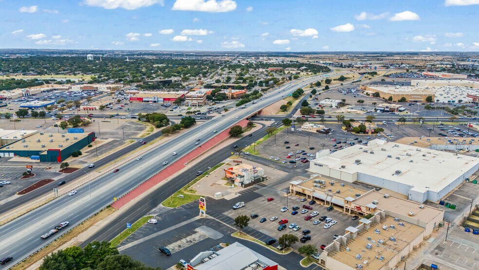 More Photos Of 4950 S Loop 289, Lubbock Restaurant For Lease