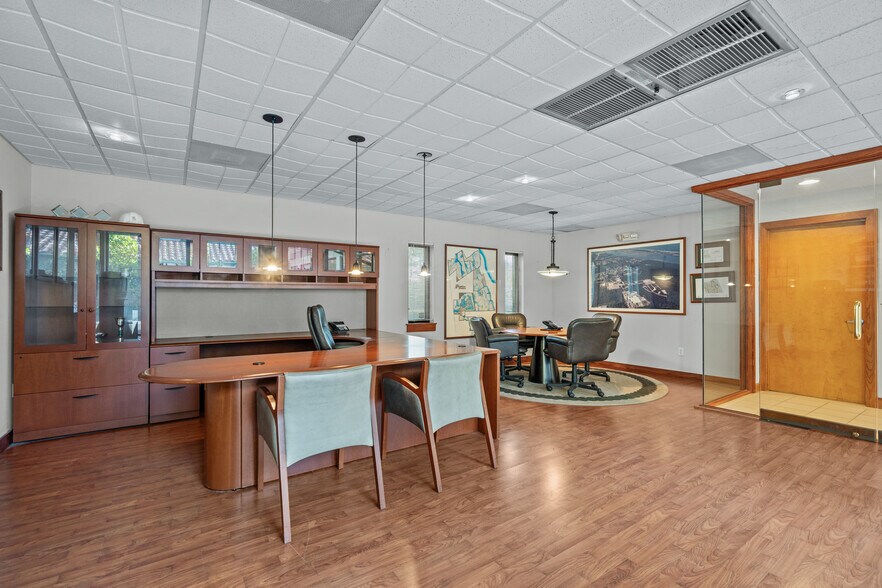 More Photos Of 49 Shores Blvd, Saint Augustine Office For Sale