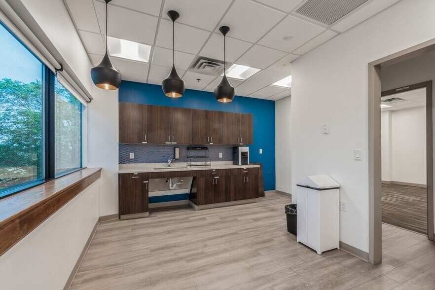 More Photos Of 3121 US Highway 22, Branchburg Coworking Space