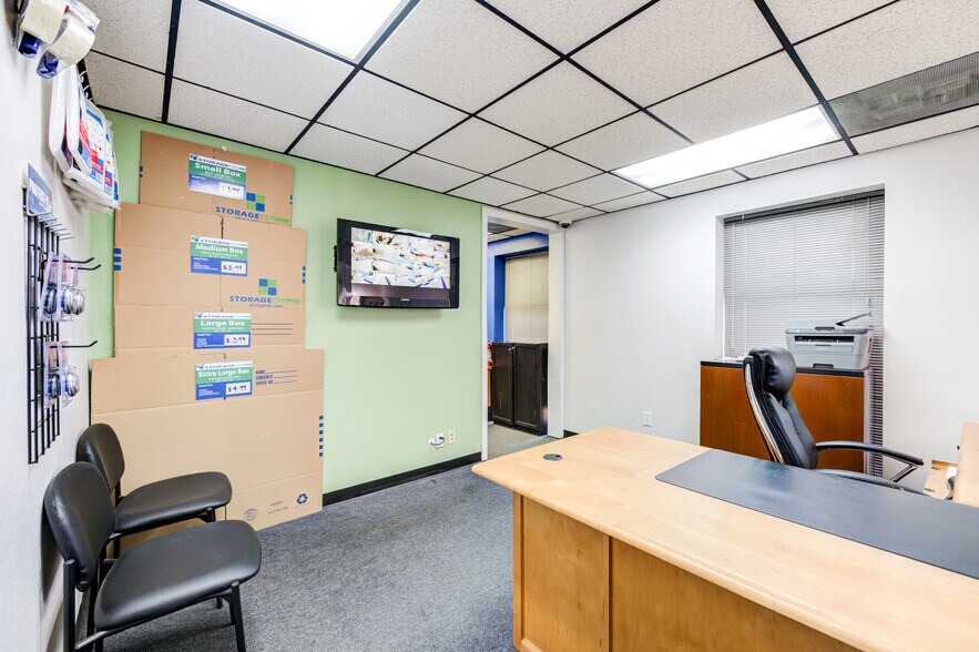 More Photos Of 12087 Lopez Canyon Rd, Sylmar Distribution For Lease