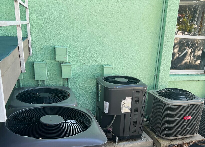 More Photos Of 1000 Stickney Point Rd, Sarasota Multifamily For Sale