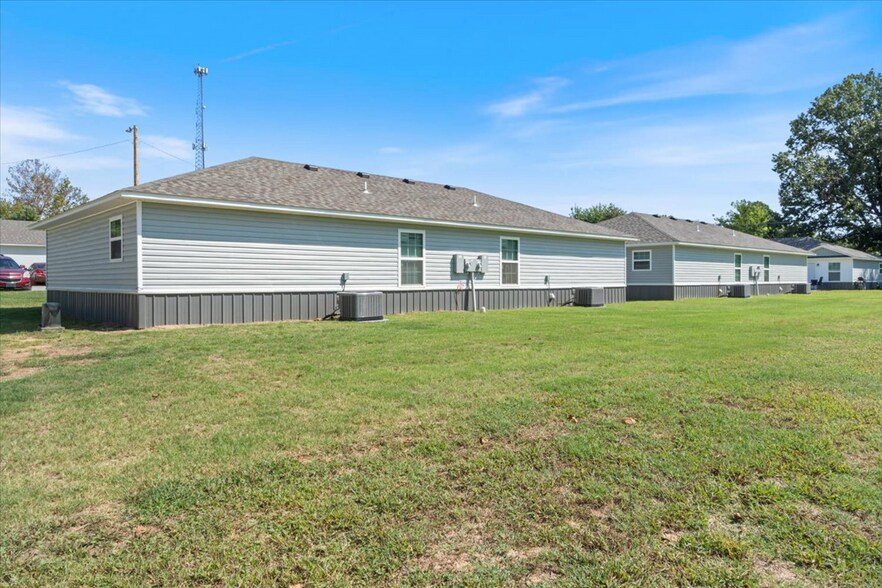 More Photos Of 19070 191st Ave, Spiro Apartments For Sale