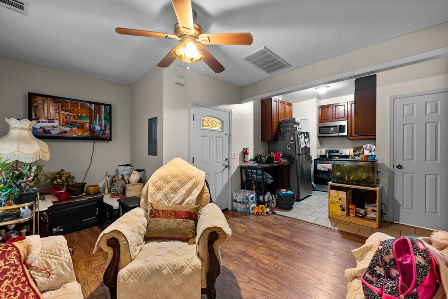 More Photos Of 4 Market St, Passaic Restaurant For Sale