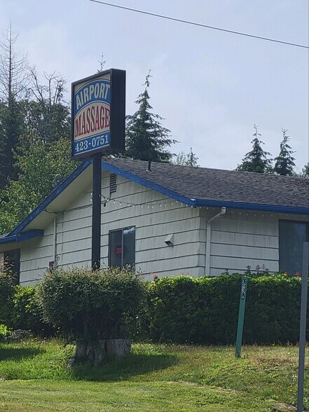 More Photos Of 11608 Airport Rd, Everett Office For Sale