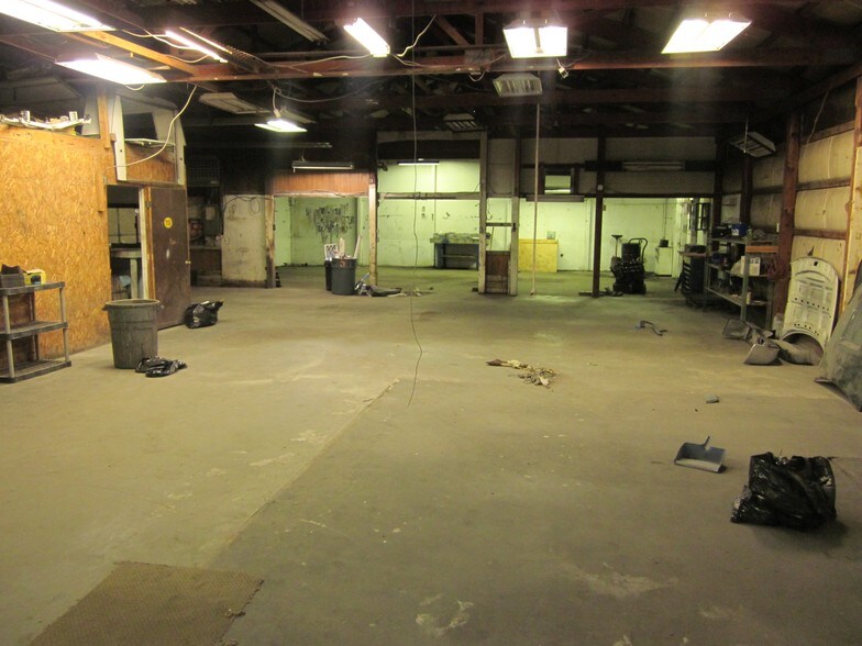 More Photos Of 15045 Maccorkle Ave, Cabin Creek Auto Repair For Sale