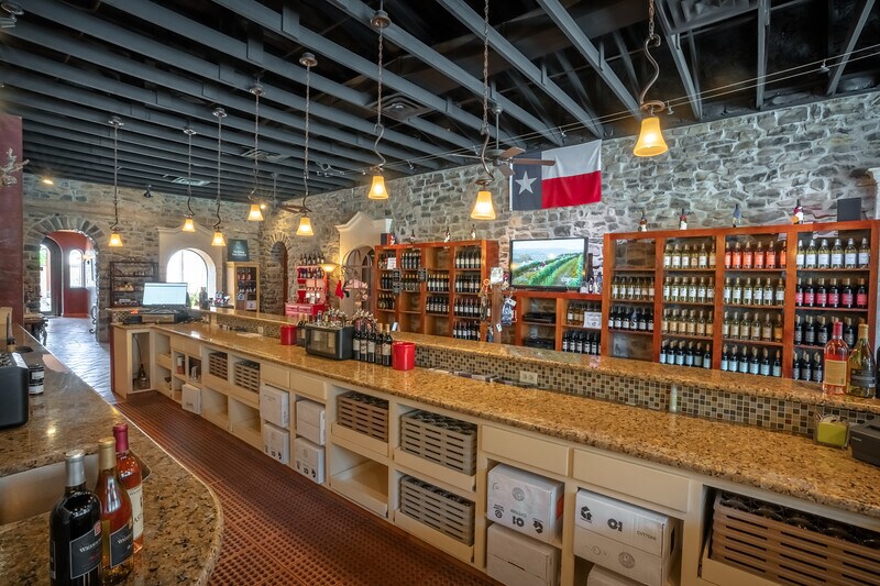 More Photos Of 316 E Wallace St, San Saba General Retail For Sale