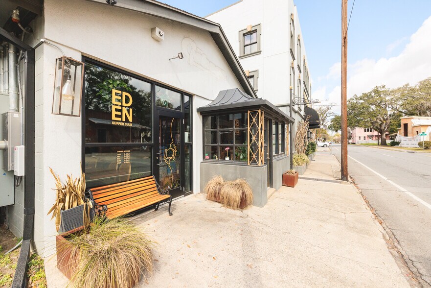 More Photos Of 15 W 43rd St, Savannah Restaurant For Lease